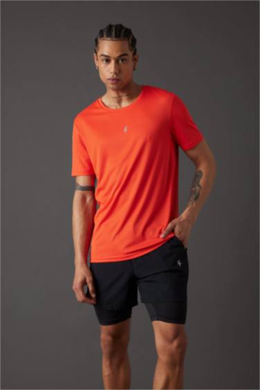 شورت محكم سليم فيت بجيب من DeFactoFit