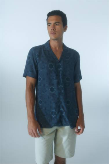 Regular Fit Apache Neck Viscose Printed Short Sleeve Shirt