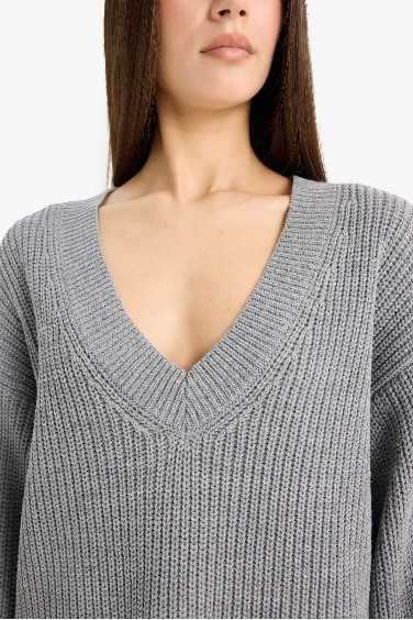 Oversized Fit V-Neck Knit Pullover