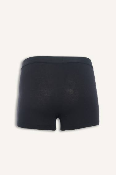 بوكسر بريميوم قصة عادية