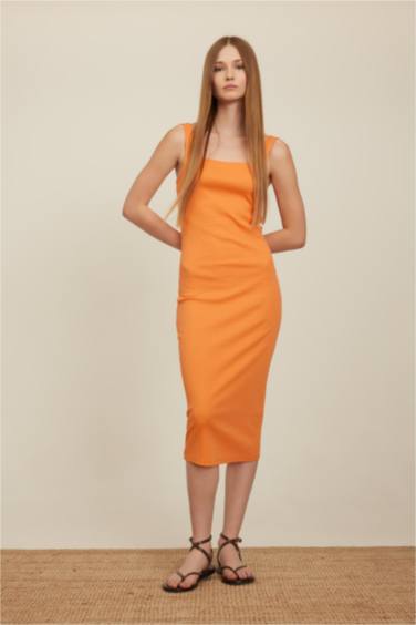 فستان ميدي بدون ردن مضلع بوديكون بياخة مربعة