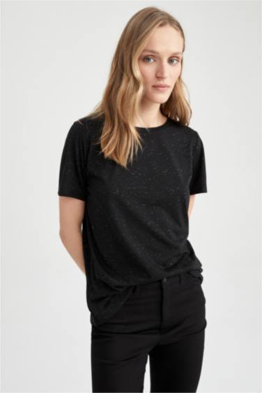 T-shirt à manches courtes et col rond et tissu brillant Coupe régulière