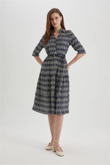 فستان ميدي كم طويل مطبوع وياقة قميص