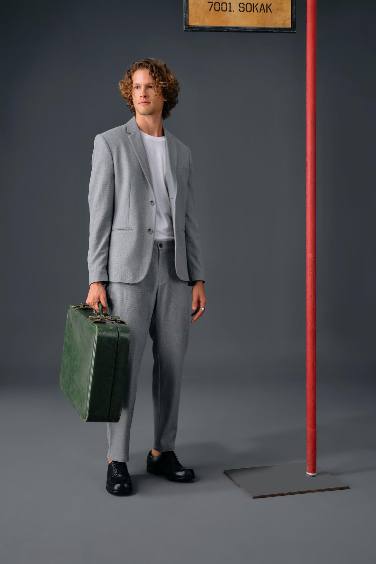 بليزر بيزك سادة سليم فيت مبطن