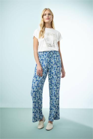 تي شيرت نص كم بنمط البيزلي برقبة مستديرة