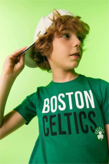 Boys Defacto Fit NBA Boston Celtics Regular Fit Crew Neck Short Sleeved T-Shirt