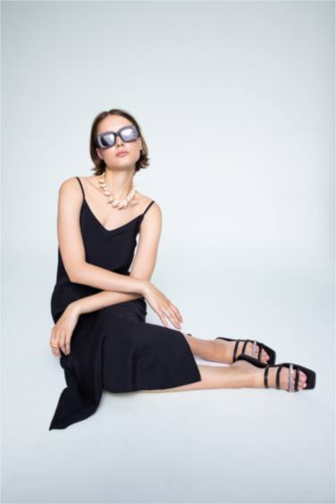 Kadın Düz Taban Çift Bantlı Suni Deri Terlik