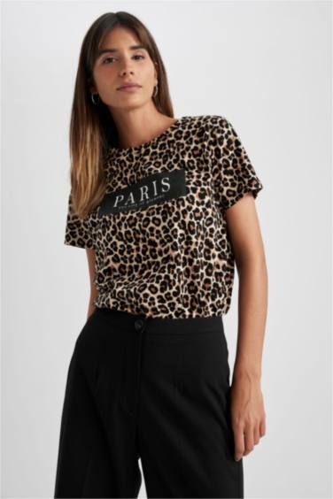 T-Shirt à Manches Courtes et Col rond imprimé Léopard coupe régulière