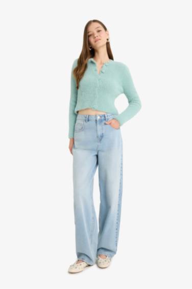 جاكيت تريكو سليم فيت بياخة مستديرة