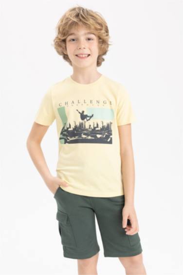 T-Shirt À Manches Courtes İmprimé À Col Rond Et Coupe Standard Pour Garçon