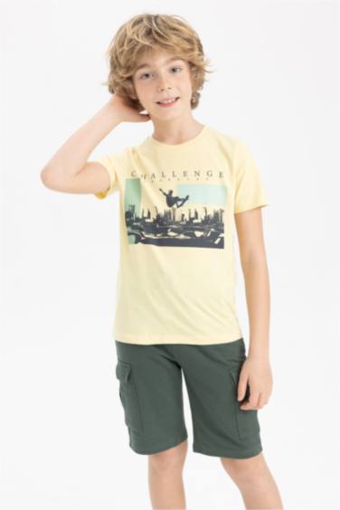 T-Shirt À Manches Courtes İmprimé À Col Rond Et Coupe Standard Pour Garçon