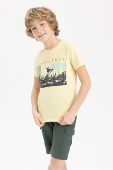 T-Shirt À Manches Courtes İmprimé À Col Rond Et Coupe Standard Pour Garçon