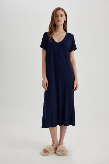 Fall in Love Regular Fit V-Neck Viscose Nightgown