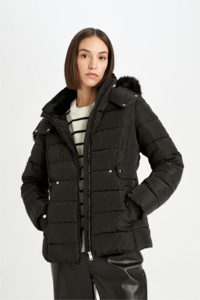 قمصلة نفخ قصة عادية بغطاء للرأس مقاوم للماء