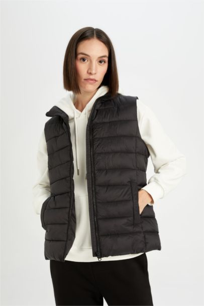 Su Geçirmez Dik Yaka Kapitoneli Fermuarlı Cepli Mevsimlik Şişme Yelek