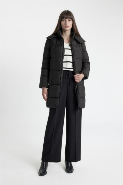 قمصلة نفخ طويل قصة عادية بغطاء للرأس مقاوم للماء