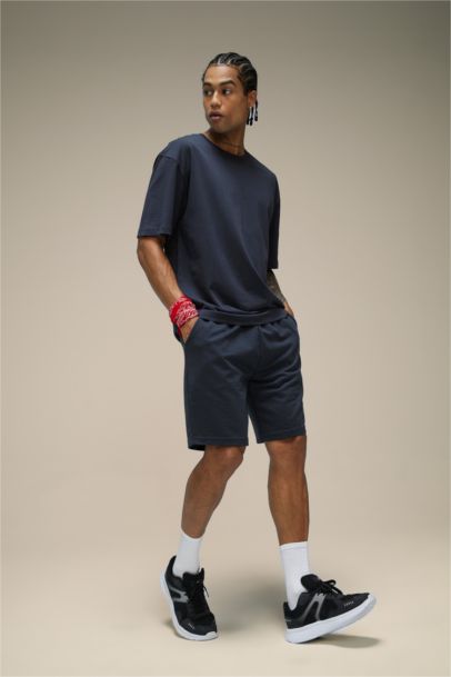 Slim Fit Dar Kesim Cepli Baskılı Sporcu Şort