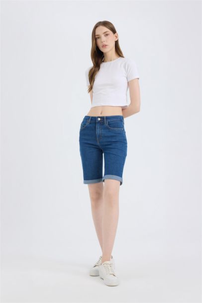 برمودا جينز بخصر عالي وحافة مطوية