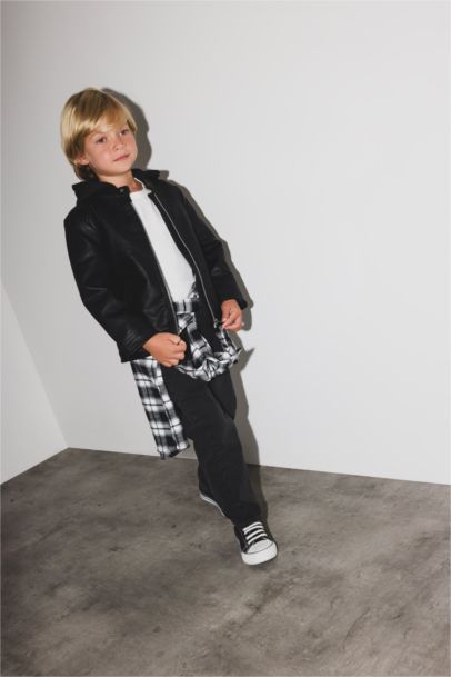 Kapüşonlu Pelüş Astar Fermuarlı Suni Deri Ceket Erkek Bebek