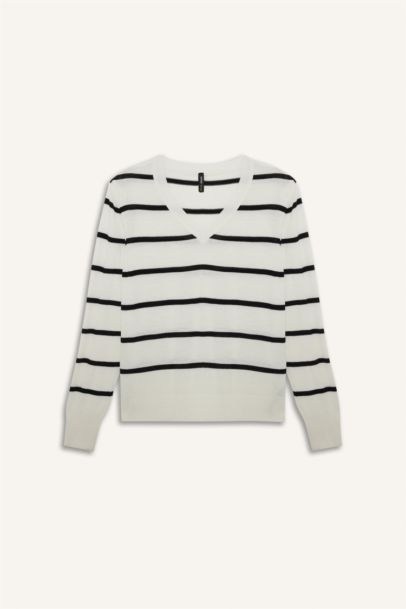 Relax Fit V-Neck Knit Pullover