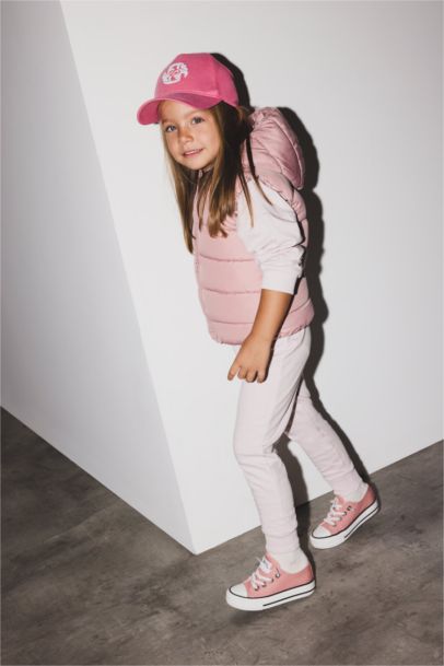 يلك نفخ بيبي بناتي بغطاء للرأس