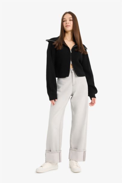 Cardigan en tricot slim à col polo et fermeture zip