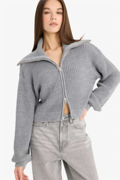 جاكيت تريكو سليم فيت بياخة بولو