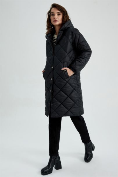 Парка стандартного крою для жінок