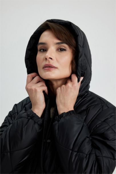 Парка стандартного крою для жінок