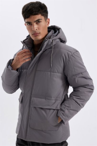 Slim Fit Dar Kesim Astarlı Kapüşonlu Fermuarlı Çift Cepli Kışlık Şişme Mont