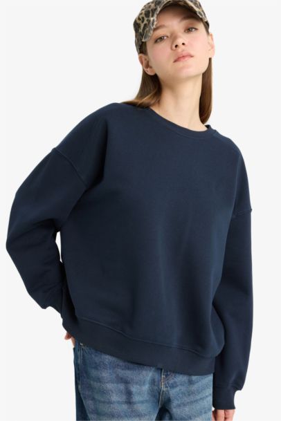 Oversize Fit Crew Neck Thick Fabric Sweatshirt
