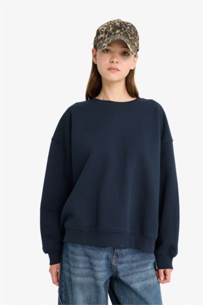 Oversize Fit Crew Neck Thick Fabric Sweatshirt