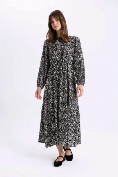 Robe longue en viscose imprimée à manches longues et col rond
