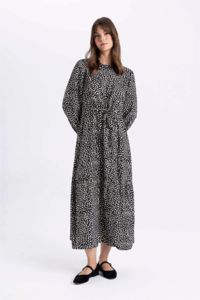 Robe longue en viscose imprimée à manches longues et col rond