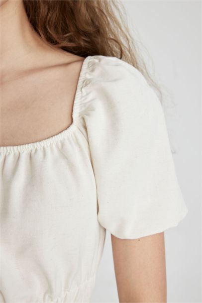 Robe Tissée À Manches Courtes en Lin Col Carré