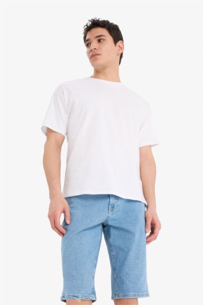 شورت جينز قصة عادية