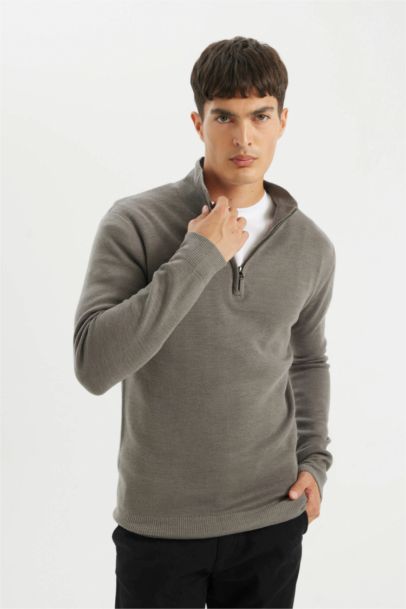 Standart Fit Normal Kesim Dik Yaka Yarım Fermuarlı Basic Düz Triko Kazak