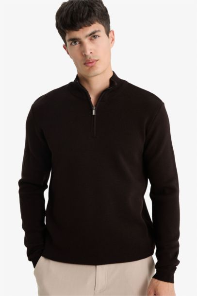 Standard Fit Half Zippered Basic Knit Pullover