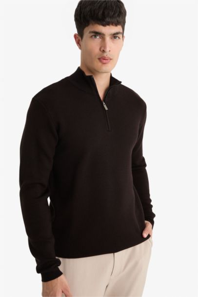 Standard Fit Half Zippered Basic Knit Pullover