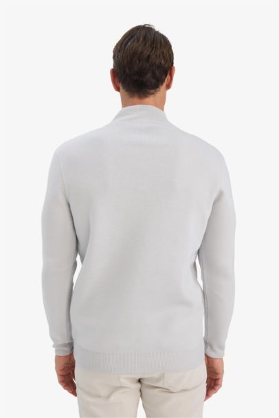 بلوز تريكو قصة عادية بياخة نص سحاب