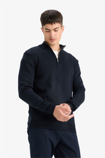 Standard Fit Half Zippered Basic Knit Pullover