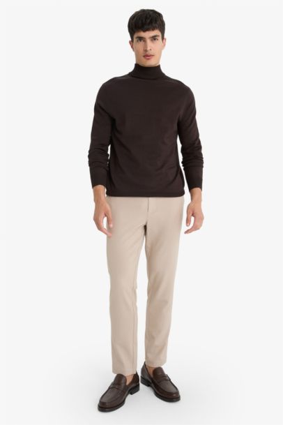 Pull en tricot à col roulé Coupe régulière