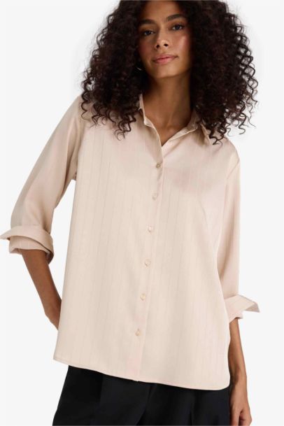 Chemise en satin à manches longues Coupe régulière