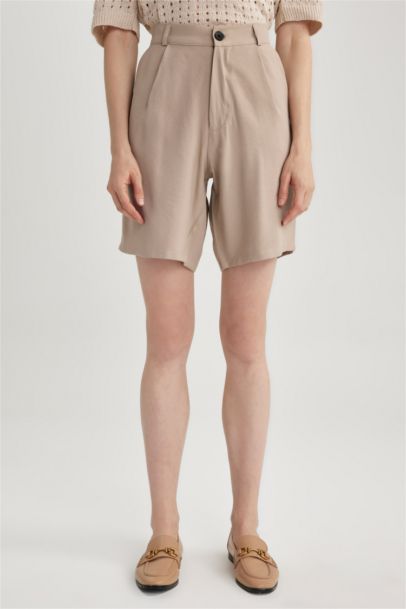 شورت بجيب وخصر عالي