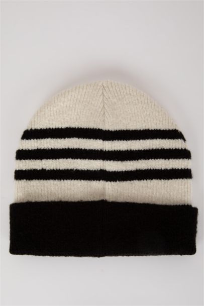 Шапка для женщин