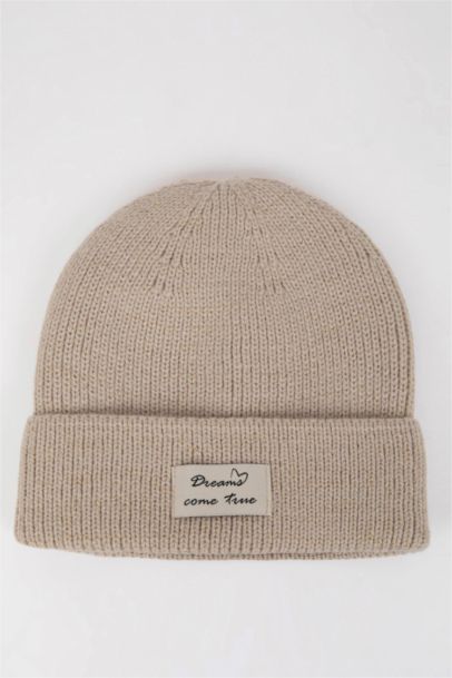 Kadın Dokuma Etiketli Bere