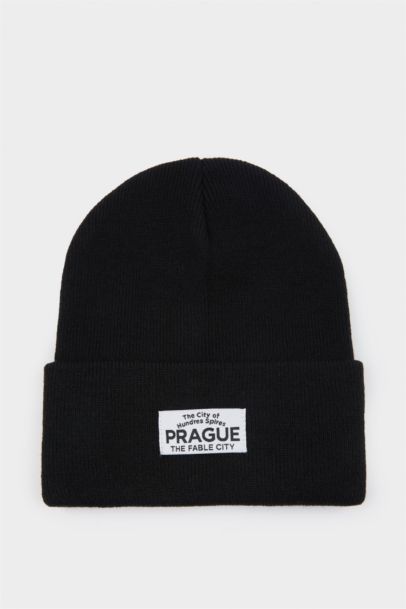 Woman Woven Label Beanie
