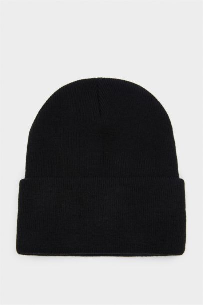 Woman Woven Label Beanie