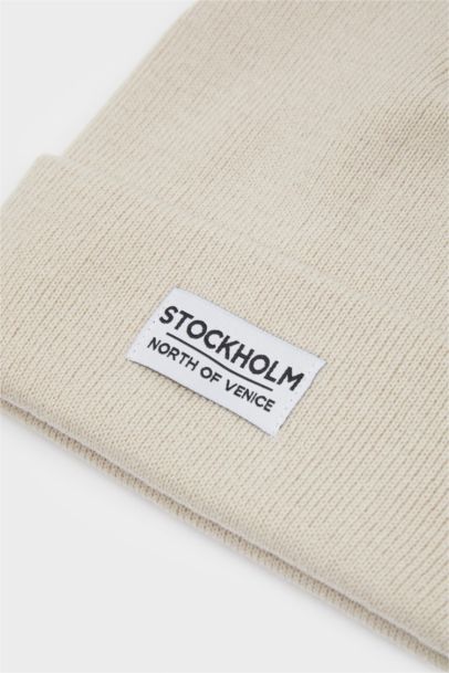 Woman Woven Label Beanie