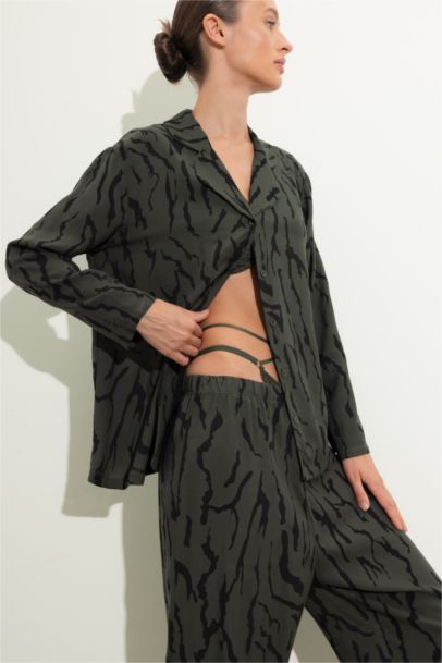 Hauts coupe régulière à Manches Longues de Fall in Love